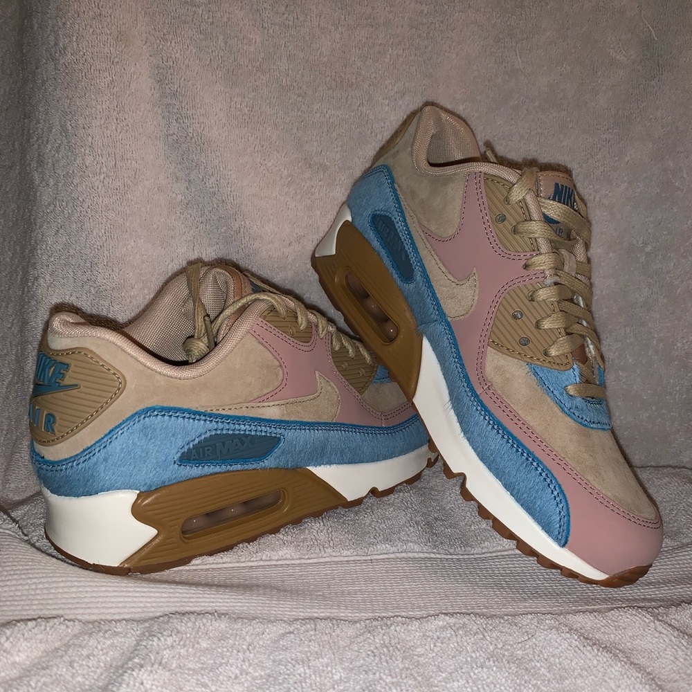 NEW Nike Air Max 90